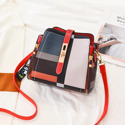 Abstract Lattice Shoulderbag