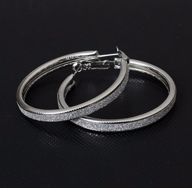 Pendientes geométricos grandes y redondos bañados en plata y oro para mujer