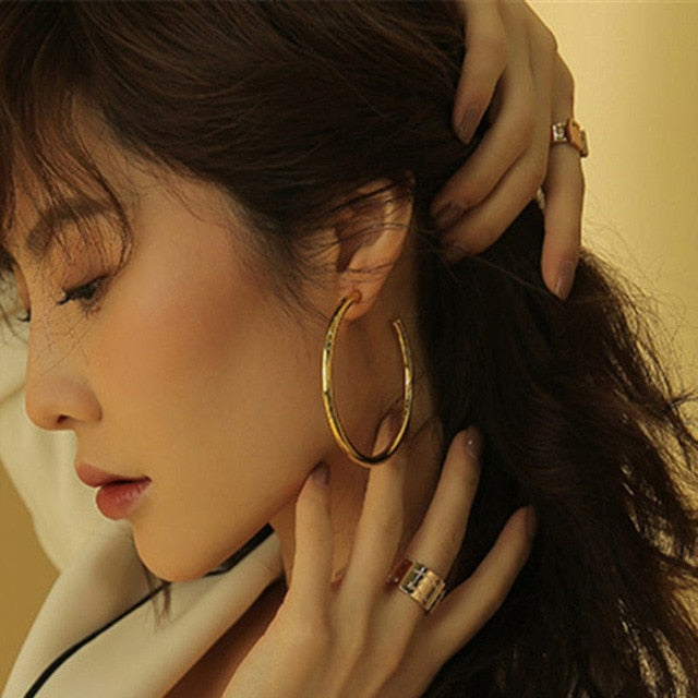 Pendientes geométricos grandes y redondos bañados en plata y oro para mujer